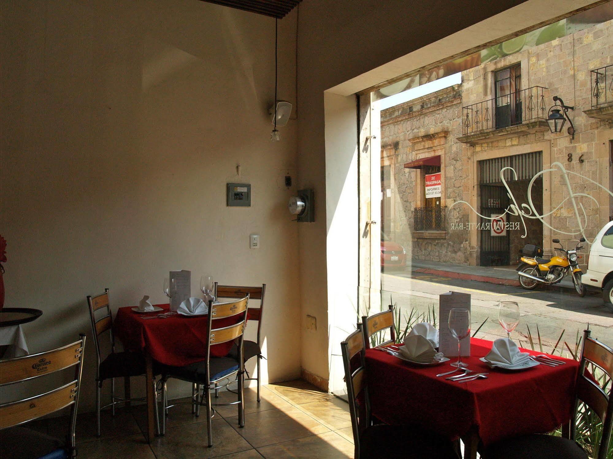 Hotel & Suites Galeria Morelia Exterior photo